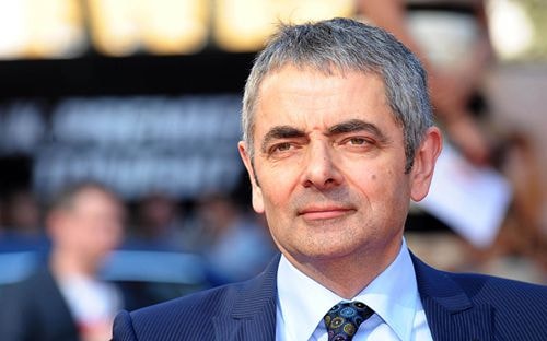 Rowan Atkinson sở hữu khối tài sản lên tới 85 triệu bảng Anh. Ông dành phần lớn thời gian để sưu tập xe hơi và có đam mê bất tận với động cơ bốn bánh này.