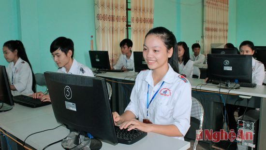 Phòng học tin hiện đại của trường.