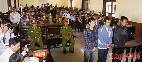 Toàn cảnh phiên xét xử.
