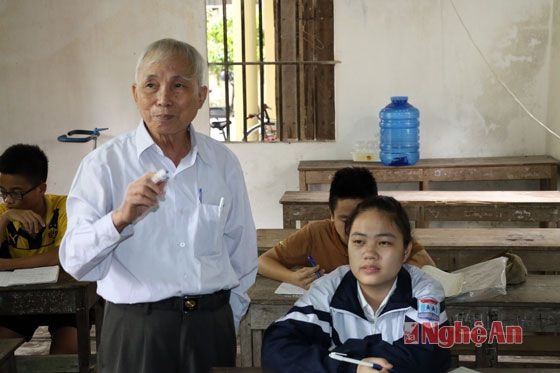 Công việc đem đến cho thầy niềm vui, sự minh mẫn. Từ những lớp học này rất nhiều học sinh nghèo được thầy bồi dưỡng, chăm sóc và đạt được nhiều thành tích cao trong học tập