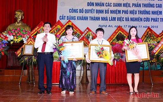 Các giáo viên của trường được nhận bằng khen của Thủ tướng chính phủ