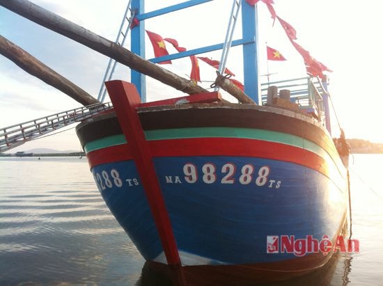 Tàu của ông