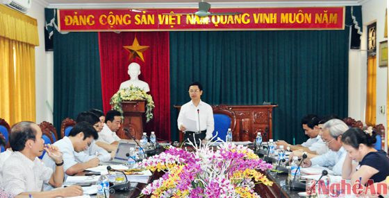 Đồng chí Nguyễn Xuân Sơn - Phó Bí thư Tỉnh ủy, Phó Chủ tịch HĐND tỉnh chủ trì hội nghị