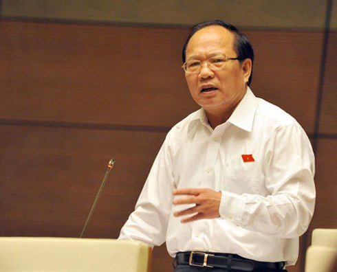 Bộ trưởng Bộ vân hóa - Thể thao và Du lịch Hoàng Tuấn Anh trả lời chất vấn.