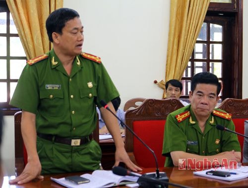 Đồng chí Nguyễn Mạnh Hùng , đại diện công an tỉnh thông báo về tình hình tội phạm và giải pháp đảm bảo ANTT trên địa bàn tỉnh.