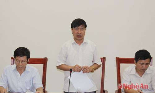 Ông Nguyễn Văn Lập, phó giám đốc Sở NN&PTNT trình bày một số nội dung đề nghị sửa đổi, bổ sung
