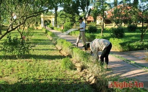 Tại Khu lưu niệm Nguyễn Du, 