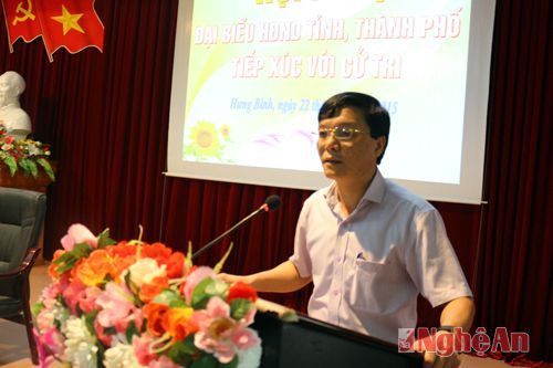Ông Nguyễn Hữu Đắc - Chủ tịch UBND Phường Hưng Bình giải trình những thắc mắc thuộc thẩm quyền.