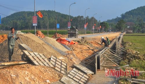 Thi công hệ thống kênh mương tại xã Tân Sơn