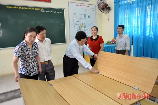 Đại biểu HĐND Tỉnh và HĐND Thành phố giám sát công tác xã hội hóa giáo dục tại Trường Tiểu học Hưng Dũng (TP Vinh)