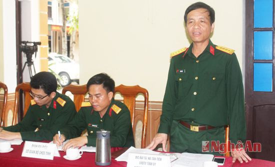 Đại tá Hà Tân Tiến phát biểu tại Hội nghị.