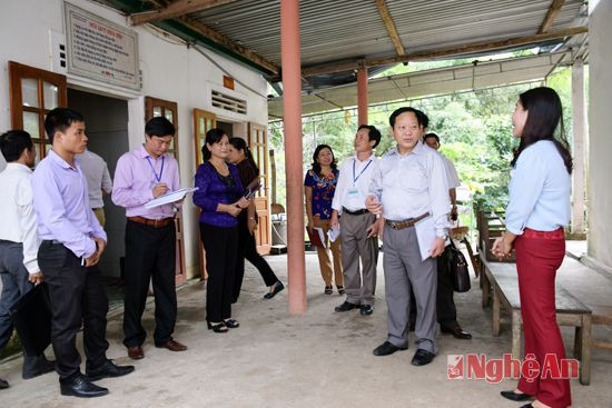 Hội đồng thẩm định NTM tỉnh khảm sát chất lượng dạy và học tại Trường Mầm non xã Yên Khê