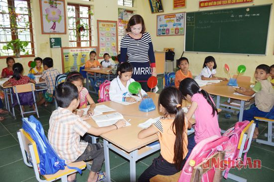Tiết học lớp 3 tại điểm trường Tiểu học của xã Yên Khê được đoàn thẩm định đánh giá cao.