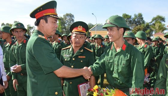 Năm 2015, có 2.700 thanh niên Nghệ An đã lên đường nhập ngũ. Ảnh: Nguyên Khoa