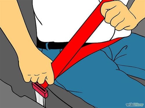 3. Và đừng quên thắt dây an toàn trước khi lái.
