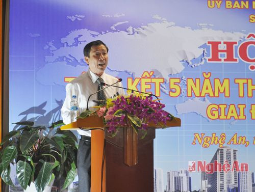 Ông Trần Đăng Ninh, Phó Giám đốc Sở Công Thương, Chi Cục trưởng Chi cục QLTT khai mạc hội nghị