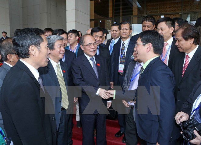 Chủ tịch Quốc hội Nguyễn Sinh Hùng tiếp các nhà báo ASEAN