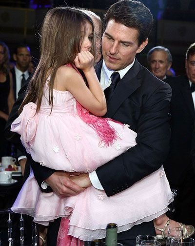  Tom Cruise xuất hiện cùng con gái vào tháng 6/2012, trước thời điểm anh ly hôn với Katie Holmes. Ảnh: Rex.