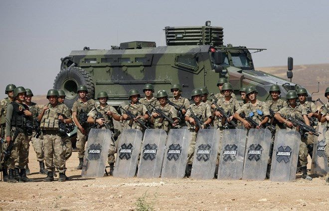 Binh sỹ Thổ Nhĩ Kỳ dọc biên giới với Syria. (Nguồn: AP)