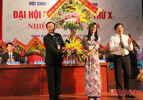 Tân Chủ tịch Hội sinh viên Trường Đại học Vinh là một nữ sinh viên năm thứ 2.