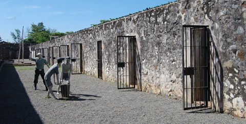  Nhà tù Côn Đảo