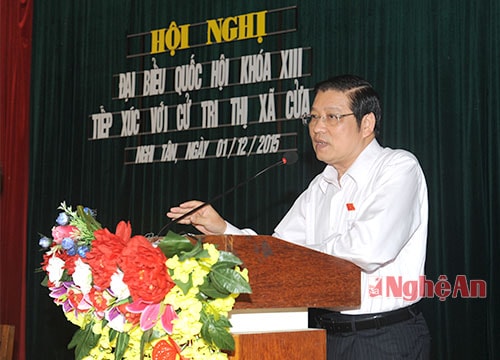 Đồng chí Phan Đình Trạc trả lời các ý kiến kiến nghị của cứ tri