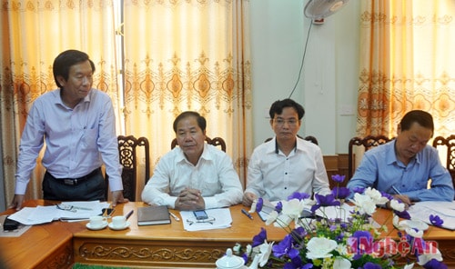 Đồng chí Hoàng Đức Cường- Ủy viên BCH đảng bộ tỉnh, Bí thư huyện ủy Quỳnh Lưu đánh giá cao kết quả phối hợp của hai bên trong năm 2015, nhất là trong công tác tuyên truyền đại hội đảng các cấp