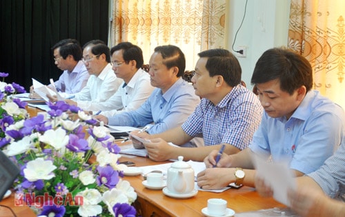 Các đồng chí trong thường trực, BTV huyện ủy Quỳnh Lưu