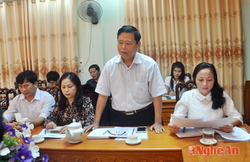 Đồng chí Lâm Văn Đoàn- Phó tổng biên tập Báo Nghệ An triển khai các nội dung trọng tâm trong công tác phối hợp giữa Báo Nghệ An và huyện ủy Quỳnh Lưu năm 2016
