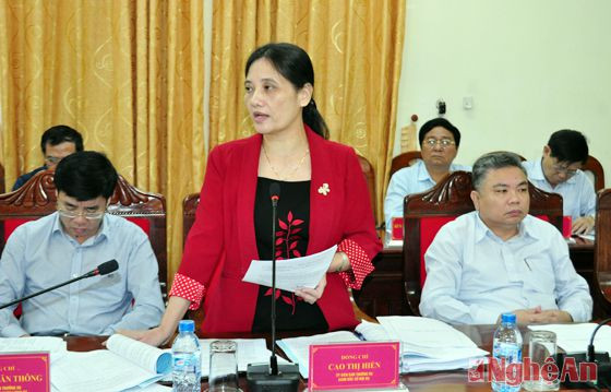 Đồng chí Cao Thị Hiền - Ủy viên Ban Thường vụ Tỉnh ủy, Giám đốc Sở Nội vụ nêu rõ mục đích, ý nghĩa của việc tổ chức lớp tập huấn