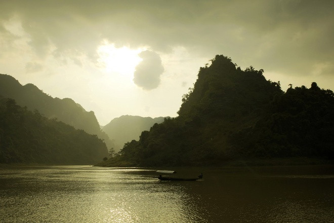 Một đại cảnh trong phim được quay vào buổi bình minh trên Hà Giang.