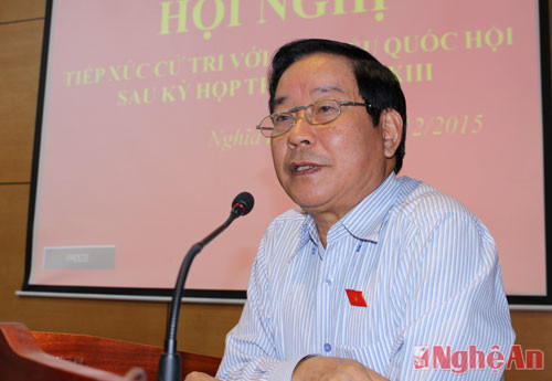 Ông Trần Văn Hằng, Ủy viên Trung ương Đảng, Chủ nhiệm UB đối ngoại Quốc Hội trả lời kiến nghị của cử tri.