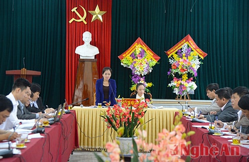 Toàn cảnh buổi làm việc.