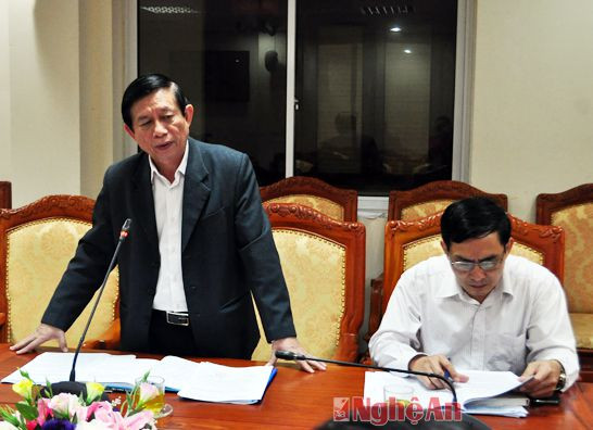Đồng chí Phạm Anh Tuấn - Chủ tịch LĐLĐ tỉnh phát biểu tại cuộc họp