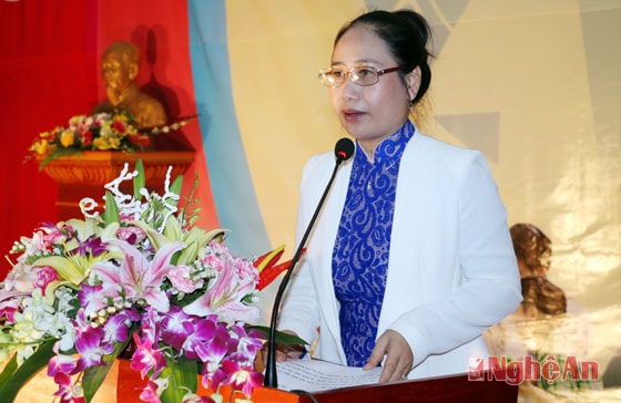 Đồng chí Định Thị Lệ Thanh phát biểu kêu gọi sự quan tâm của các cấp, các ngành đối với người cao tuổi tỉnh nhà