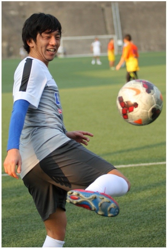 Tiền vệ Masaaki Ideguchi có thể chơi tốt ở vị trí trung vệ - Ảnh: Yokohama FC
