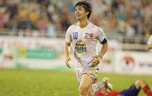 Công Phượng vui mừng và hạnh phúc vì được chơi bóng ở Nhật. Ảnh: Đức Đồng.