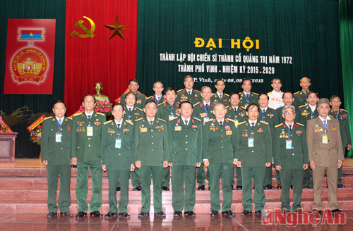 Ban chấp hành nhiệm kỳ 2015 - 2020 ra mắt, nhận nhiệm vụ trước Đại hội.