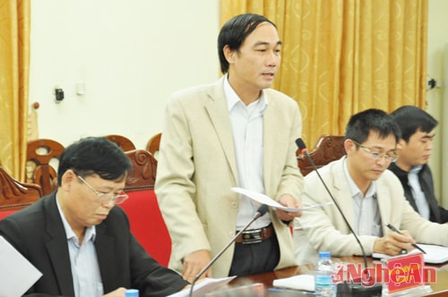  Đại diện Ban Tuyên giáo Tỉnh ủy trình bày báo cáo