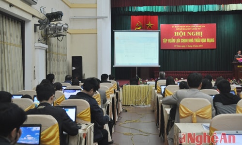 Quang cảnh lớp tập huấn.