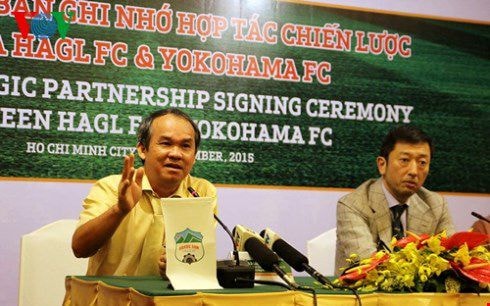 Bầu Đức mời CLB Yokohama dự giải giao hữu Tam hùng trước mùa giải mới của HAGL. (Ảnh: Hà Khánh).