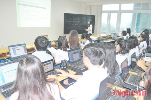 Để nâng cao chất lượng dịch vụ tín dụng, Ngân hàng Nông nghiệp & PTNT - Chi nhánh Nghệ An tổ chức tập huấn nghiệp vụ ngân hàng cho cán bộ nhân viên