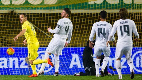 Soldado khiến Real phải trả giá sau sai lầm mất bóng của Modric.