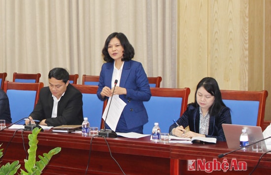 Bà Nguyễn Thị Nhung, Phó chủ tịch Liên minh HTX phát biểu về vấn đề tiêu chí NTM