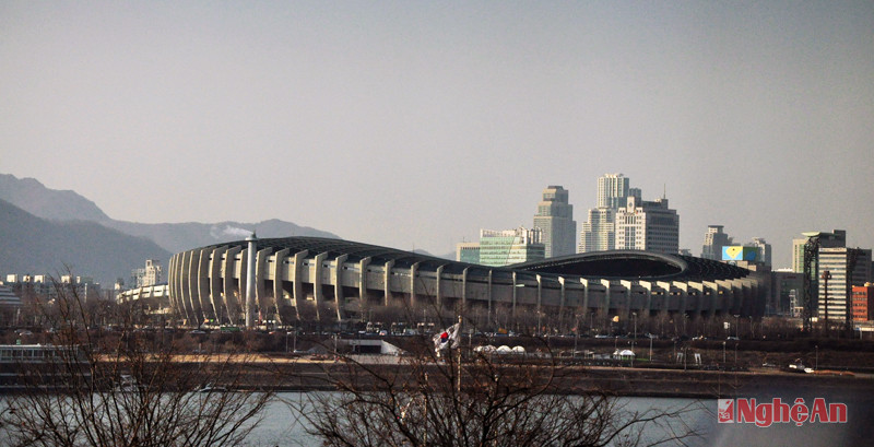 Sân vận động quốc gia Hàn Quốc, nơi từng tổ chức thành công Giải bóng đá Vô địch thế giới năm 2002.