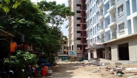 Nếu chủ đầu tư bàn giao nhà xây thô chưa hoàn thiện toàn bộ mặt ngoài có thể bị phạt 300 triệu đồng, theo dự thảo đang lấy ý kiến của Bộ Xây dựng. 