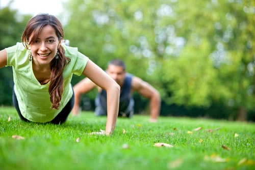 Uống quá nhiều nước, ăn ít chất béo, giảm cân bằng nước hoa quả, tắm hai lần trong ngày... chưa chắc tốt cho sức khỏe.