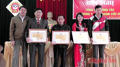 Các cá nhân xuất sắc nhận bằng khen của Trung ương Hội Đông y Việt Nam