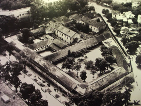 Nhà tù Hỏa Lò, nơi đồng chí Trần Quốc Hoàn và các nhà cách mạng bị cầm tù.