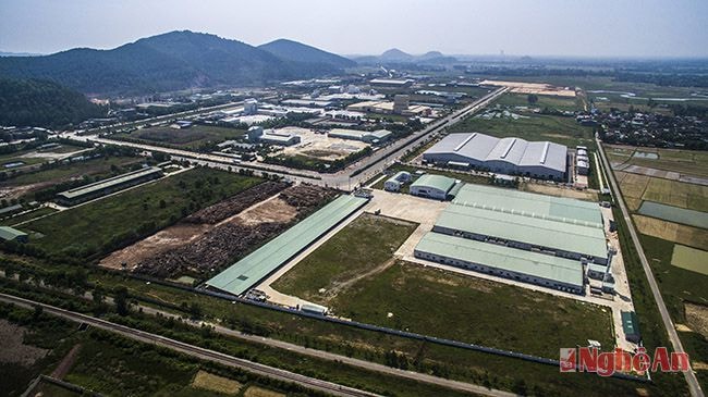 Khu công nghiệp Nam Cấm đã thu hút được nhiều doanh nghiệp đến hoạt động, tạo công ăn việc làm cho lao động địa phương.